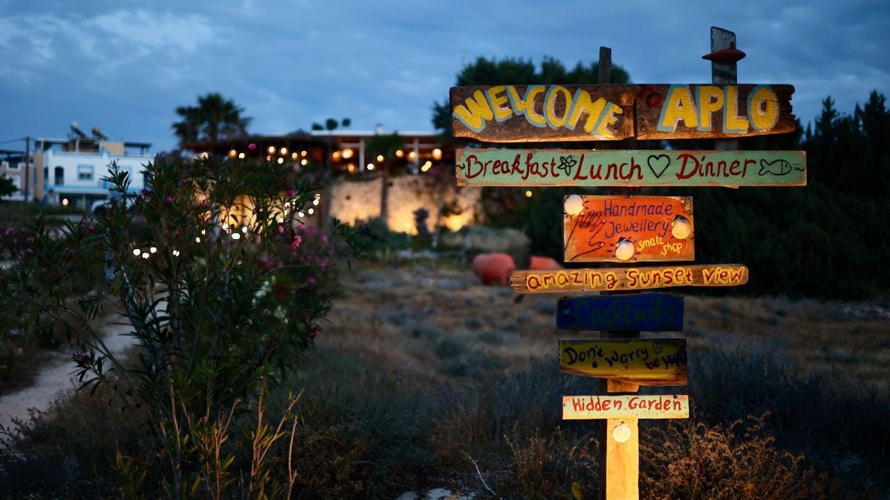 Aplo Beach Bar